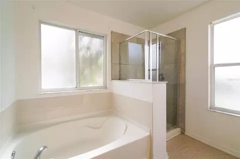 Bath - 1542 Nightfall Dr, Clermont, FL 34711 photo 2 of 4