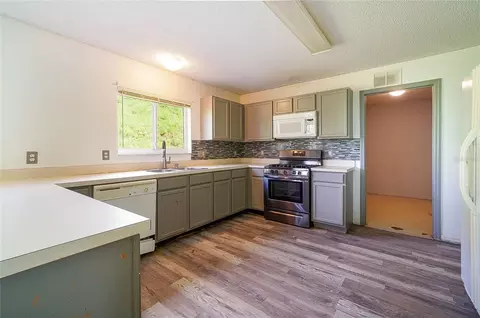 Kitchen - 1542 Nightfall Dr, Clermont, FL 34711 photo 1 of 2