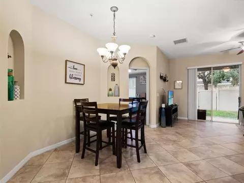 Dining - 2137 Velvet Leaf Dr, Ocoee, FL 34761 photo 2 of 2