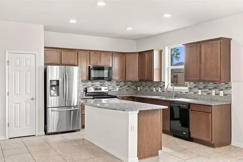 Kitchen - 3680 Cabo Ln, Saint Cloud, FL 34772 photo 2 of 3