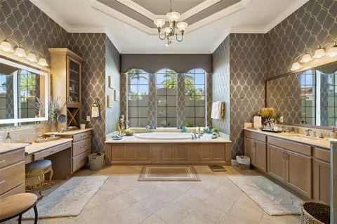 Bath - 4243 Isabella Cir, Windermere, FL 34786 photo 3 of 12