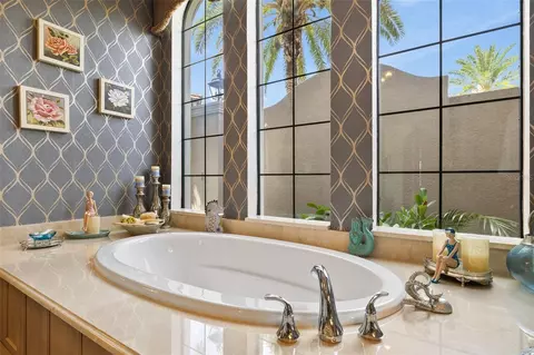 Bath - 4243 Isabella Cir, Windermere, FL 34786 photo 5 of 12