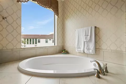 Bath - 4243 Isabella Cir, Windermere, FL 34786 photo 10 of 12