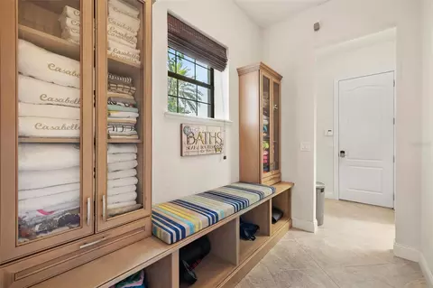Entry Way - 4243 Isabella Cir, Windermere, FL 34786 photo 6 of 10