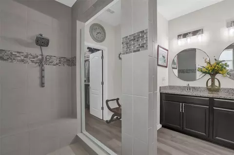 Bath - 1456 Sourwood Dr, Ocoee, FL 34761 photo 2 of 2