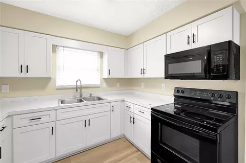 Kitchen - 481 Emerald Rd, Ocala, FL 34472 photo 2 of 2