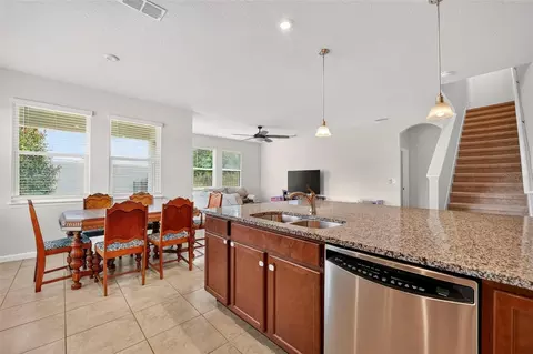 Kitchen - 17136 Goldcrest Loop, Clermont, FL 34714 photo 4 of 4
