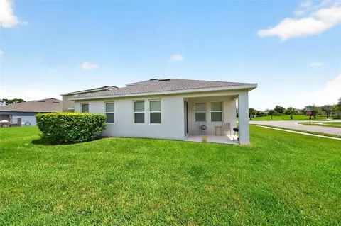 Exterior - 17136 Goldcrest Loop, Clermont, FL 34714 photo 6 of 8