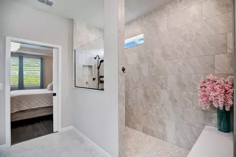 Bath - 6100 Sandy Springs Ct, Saint Cloud, FL 34771 photo 2 of 4