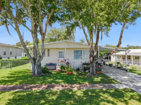 6141 Zephyr Ridge Dr, Zephyrhills, FL 33542
