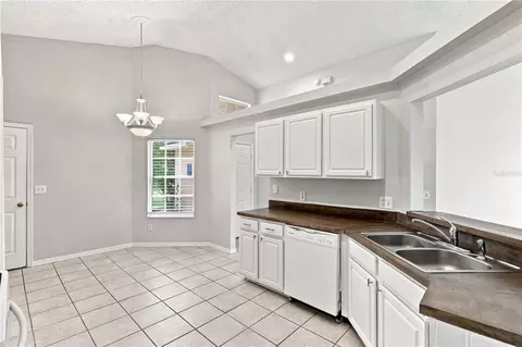 Kitchen - 2117 Fish Eagle St, Clermont, FL 34714 photo 4 of 5