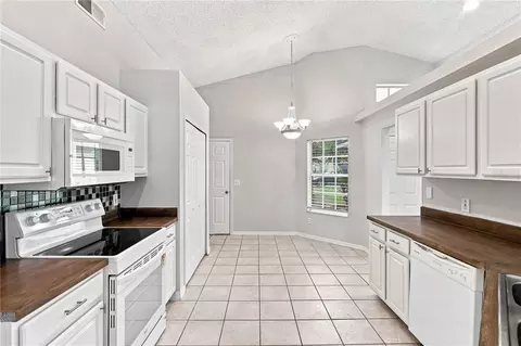 Kitchen - 2117 Fish Eagle St, Clermont, FL 34714 photo 3 of 5