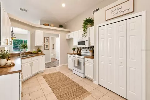 Kitchen - 2117 Fish Eagle St, Clermont, FL 34714 photo 1 of 5