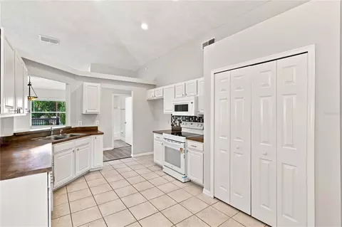 Kitchen - 2117 Fish Eagle St, Clermont, FL 34714 photo 2 of 5