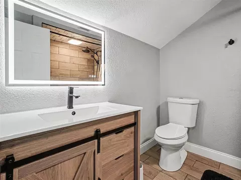 Bath - 1000 Delaware Ave, Saint Cloud, FL 34769 photo 3 of 4