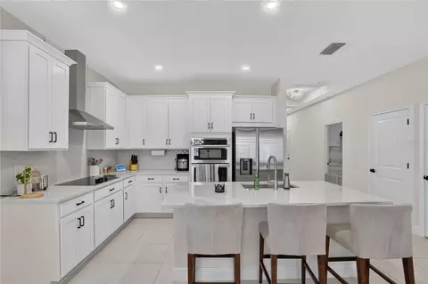 Kitchen - 4916 Shady Pines Dr, Saint Cloud, FL 34772 photo 3 of 6
