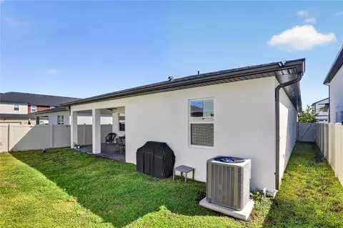 Exterior - 4916 Shady Pines Dr, Saint Cloud, FL 34772 photo 8 of 9