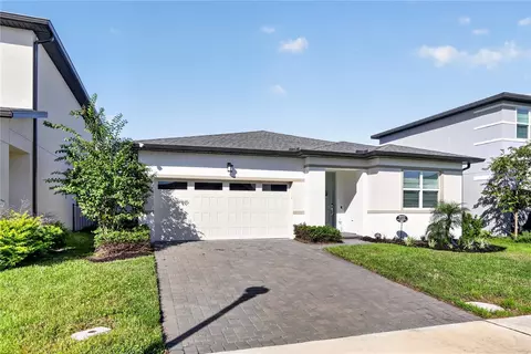 Exterior - 4916 Shady Pines Dr, Saint Cloud, FL 34772 photo 4 of 9