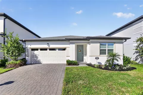 Exterior - 4916 Shady Pines Dr, Saint Cloud, FL 34772 photo 6 of 9