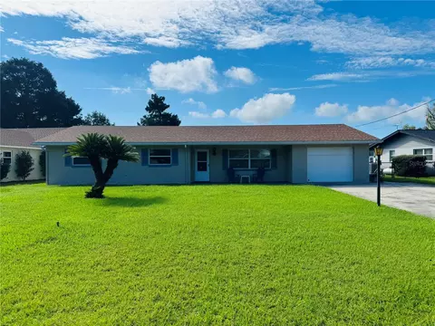 28100 Lois Dr, Tavares, FL 32778