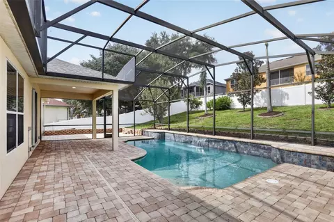 Exterior - 2803 Eagle Lake Dr, Clermont, FL 34711 photo 2 of 9