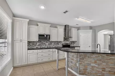 Kitchen - 2803 Eagle Lake Dr, Clermont, FL 34711 photo 3 of 3