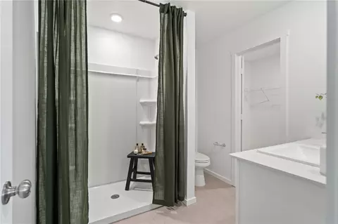 Bath - 2590 Lasso Loop, Eagle Lake, FL 33839 photo 1 of 2