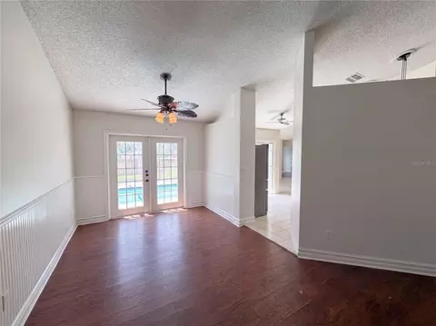 Living - 2007 Darlington Oak Dr, Seffner, FL 33584 photo 4 of 7