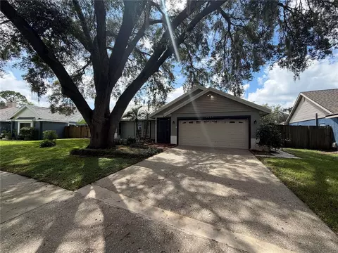 Exterior - 2007 Darlington Oak Dr, Seffner, FL 33584 photo 4 of 8