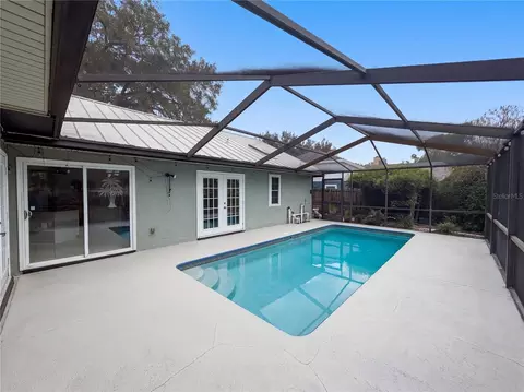 Exterior - 2007 Darlington Oak Dr, Seffner, FL 33584 photo 6 of 8