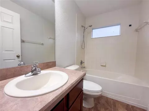 Bath - 14275 Creek Run Dr, Riverview, FL 33579 photo 7 of 7