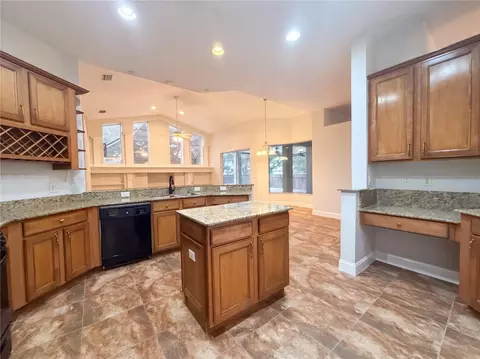 Kitchen - 14275 Creek Run Dr, Riverview, FL 33579 photo 2 of 5