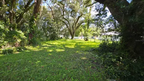 Exterior - 310 E Noble Ave, Bushnell, FL 33513 photo 9 of 11