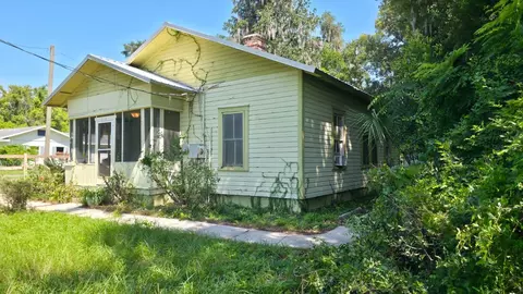 Exterior - 310 E Noble Ave, Bushnell, FL 33513 photo 7 of 11