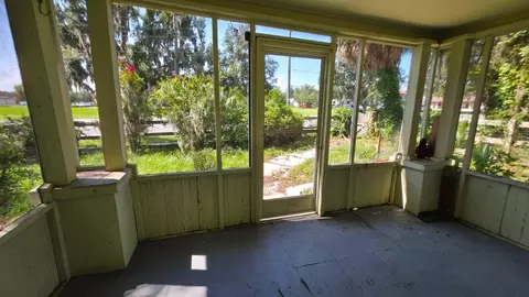 Exterior - 310 E Noble Ave, Bushnell, FL 33513 photo 2 of 11