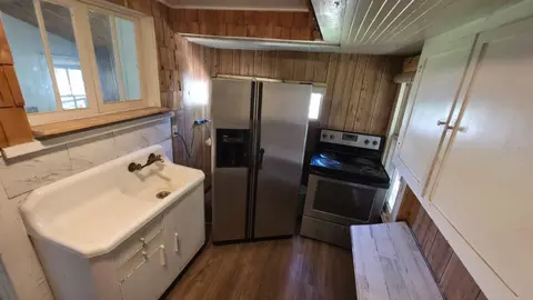 Kitchen - 310 E Noble Ave, Bushnell, FL 33513 photo 1 of 1