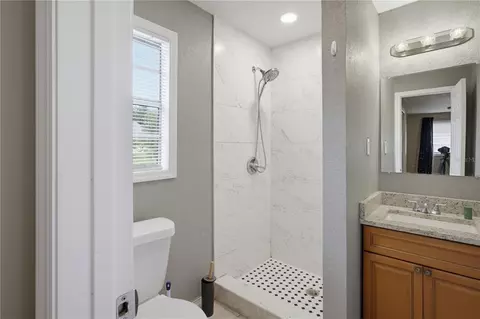Bath - 33 W Herrick Dr, Eustis, FL 32726 photo 1 of 3