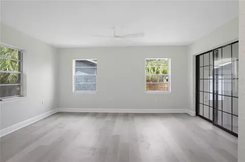 Living - 33 W Herrick Dr, Eustis, FL 32726 photo 5 of 7