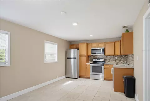 Kitchen - 33 W Herrick Dr, Eustis, FL 32726 photo 4 of 4