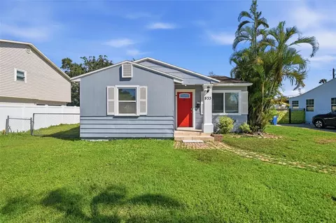 833 61st Ave NE, Saint Petersburg, FL 33703
