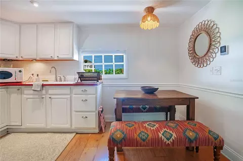 Kitchen - 628 Forest St, Windermere, FL 34786 photo 6 of 7