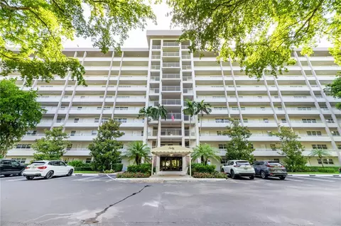 605 Oaks Dr #607, Pompano Beach, FL 33069