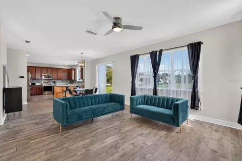 77 Rollins Ln, Palm Coast, FL 32164