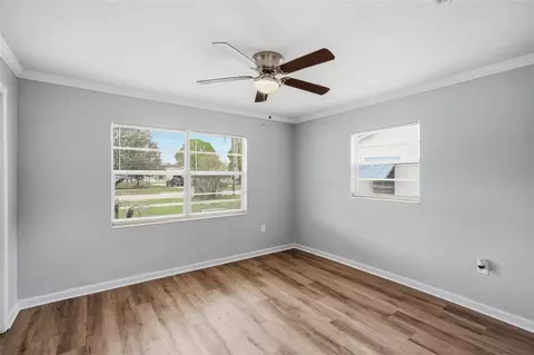 Living - 210 E Merrill Ave, Dundee, FL 33838 photo 4 of 4