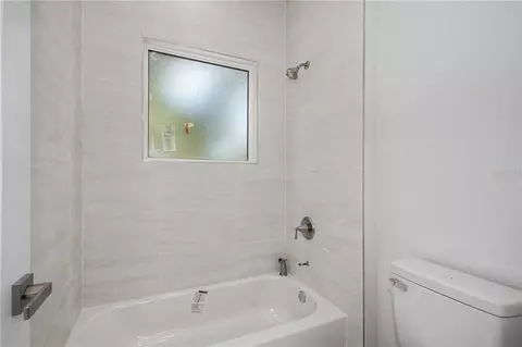 Bath - 7845 SW 127th Loop, Ocala, FL 34473 photo 5 of 8