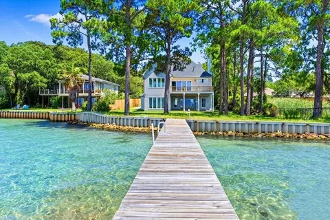 609 Calhoun Ave, Destin, FL 32541