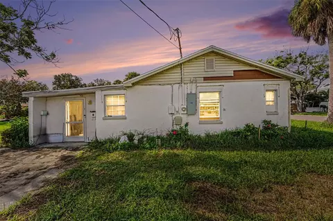 1811 2nd St, Indian Rocks Beach, FL 33785