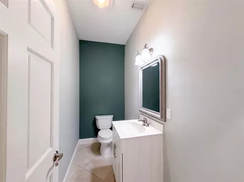Bath - 4335 SE 8th St, Ocala, FL 34471 photo 3 of 4