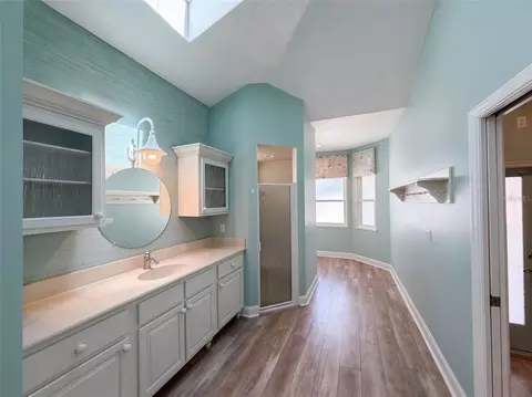 Bath - 4335 SE 8th St, Ocala, FL 34471 photo 2 of 4