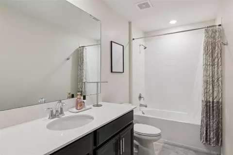 Bath - 5478 Limestone St, Mount Dora, FL 32757 photo 1 of 1